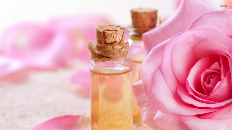 تصویر 4 از گلاب ربیع کاشان تولید شده با تقطیر سنتی گل محمدی